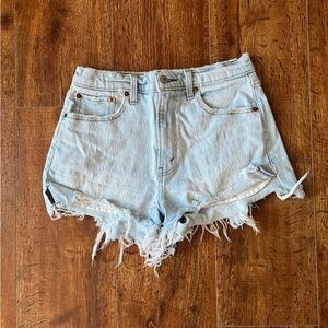 Abercrombie & Fitch The Mom Short, High Rise, size 27/4